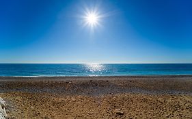 Tranquilidad A La Orilla Del Mar